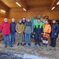 Mitglieder des SPD OV Parkstein mit Mitarbeitern des Bauhofs